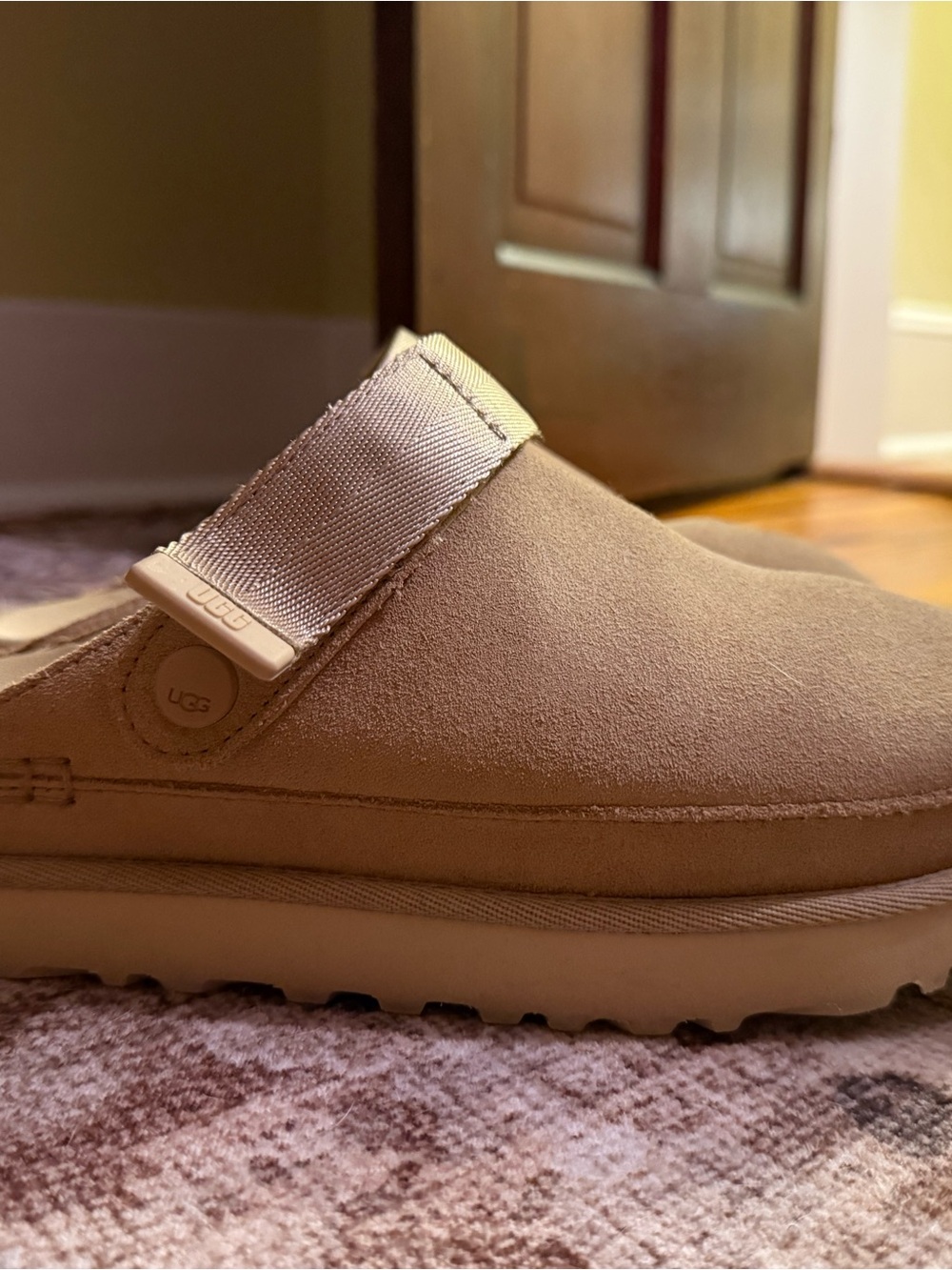 UGG Goldenstar Clog - Picture 4 of 7